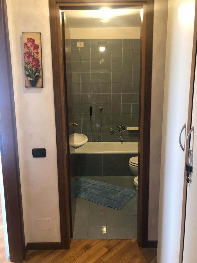 Casa Mic & Tig Lägenhet Menaggio Exteriör bild
